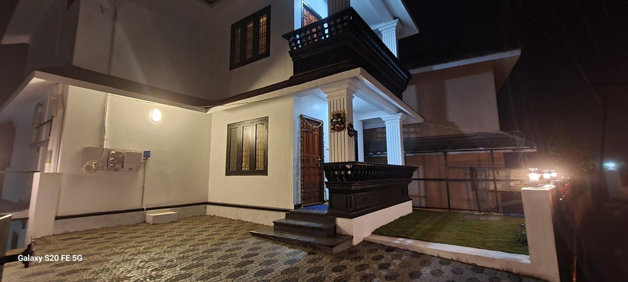 Sky High Annex Villa *